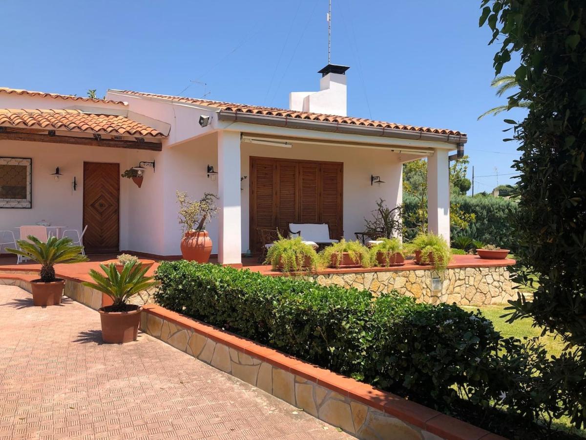 Le Tre Palme Villa Fontane Bianche Dış mekan fotoğraf